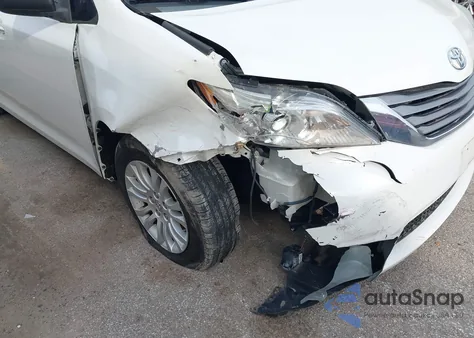 2016 Toyota Sienna Xle 8 Passenger из США, поврежденный, VIN 5TDYK3DC7GS695698